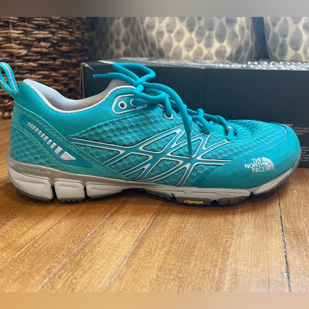 North Face running shoes. Size 9.